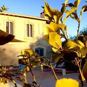 Bed & Breakfast Le Mas Montredon, Arles